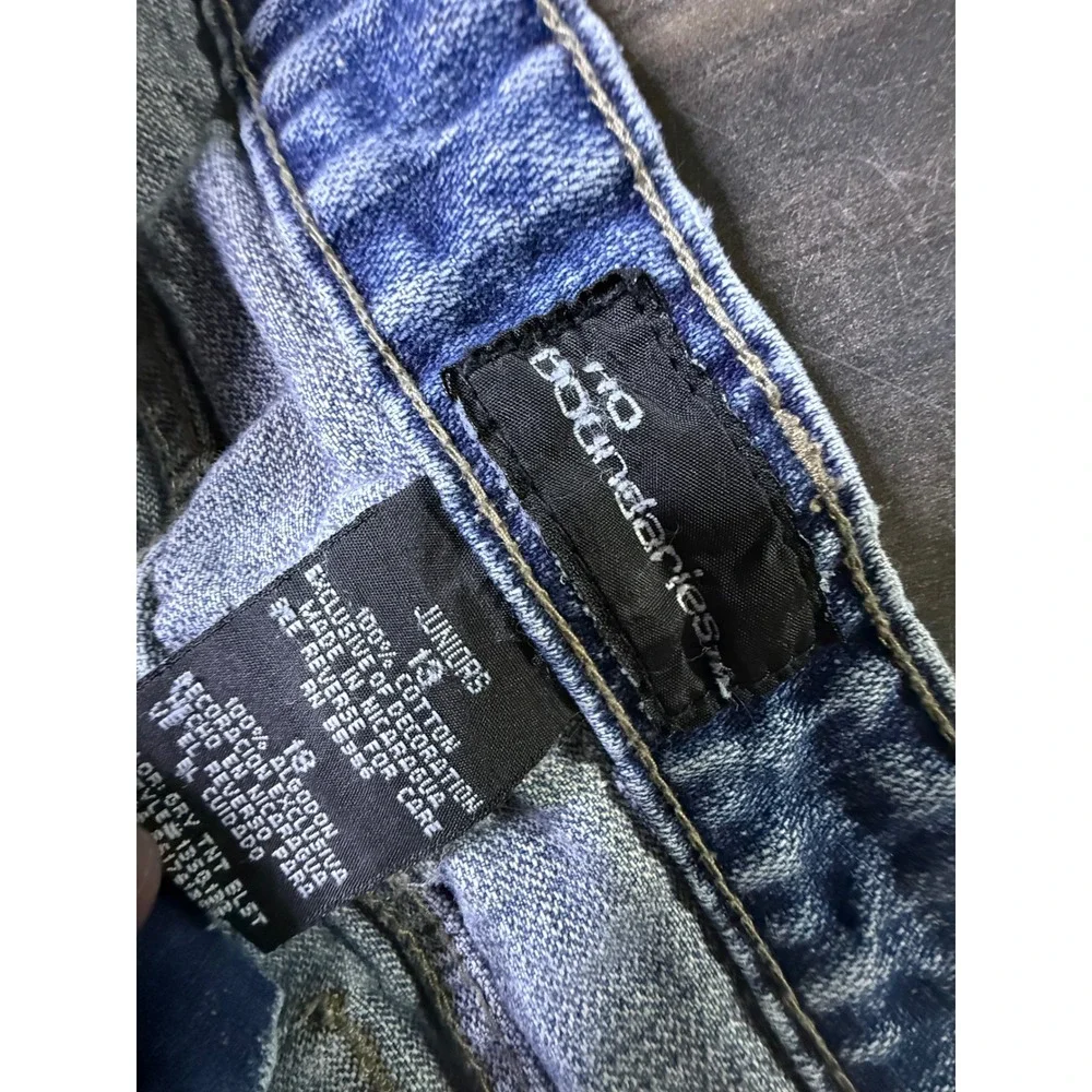 No Boundaries Juniors Flare Leg Jeans Medium Wash Blue Denim Size 13 100% Cotton